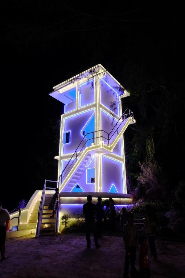 Готель 8 Boutique By The Sea Tanjung Tokong Екстер'єр фото
